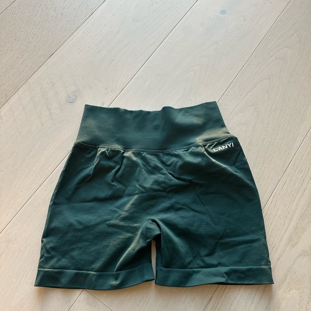 Dfyne shorts